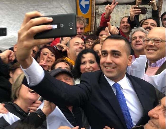 Di Maio in Sicilia: &laquo;Sono qui per chiedere scusa a molti sindaci&raquo;