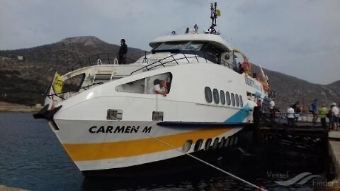 Milazzo, aliscafo finisce contro la banchina: danni alla prua, passeggeri illesi