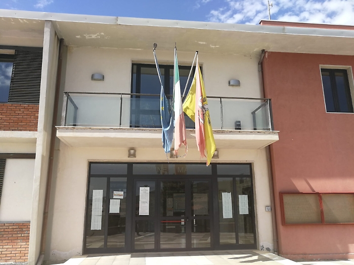 Maniace, schiaffi al sindaco e gare d'appalto irregolari: cosa c'&egrave; dietro lo scioglimento del Comune