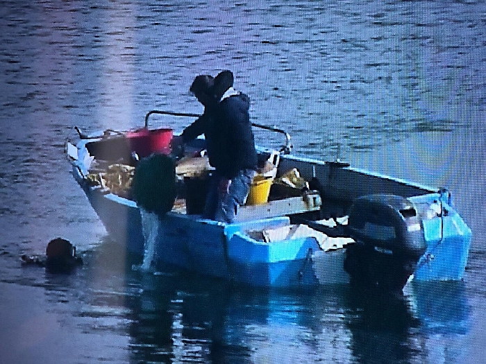 Augusta, pescano ricci di frodoScoperti, li gettano in mare