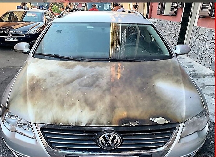 Biancavilla, minaccia ex fidanzata che poi trova auto bruciata: denunciato