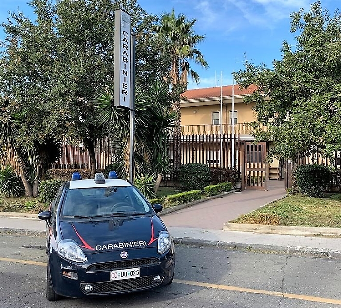 Catania, insegue la ex ma il braccialetto elettronico lo fa localizzare dai carabinieri