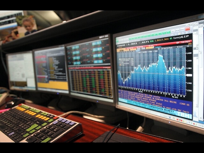 Borsa:Europa in calo attende Wall Street