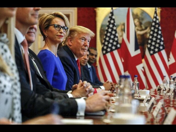 Trump da May,tappeto rosso a Downing st.