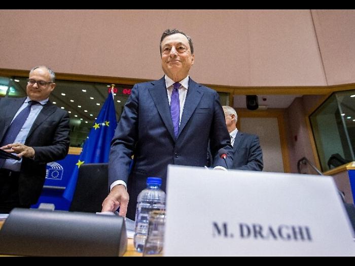 Euro scende sotto 1,18 dollari dopo Bce