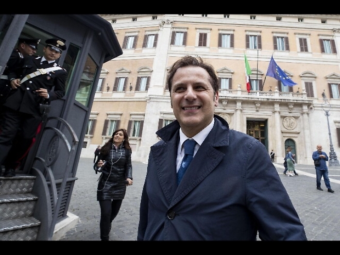 Siri indagato per autoriciclaggio