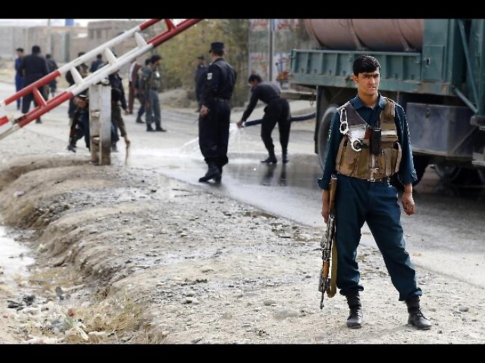 Afghanistan, bomba uccide due agenti