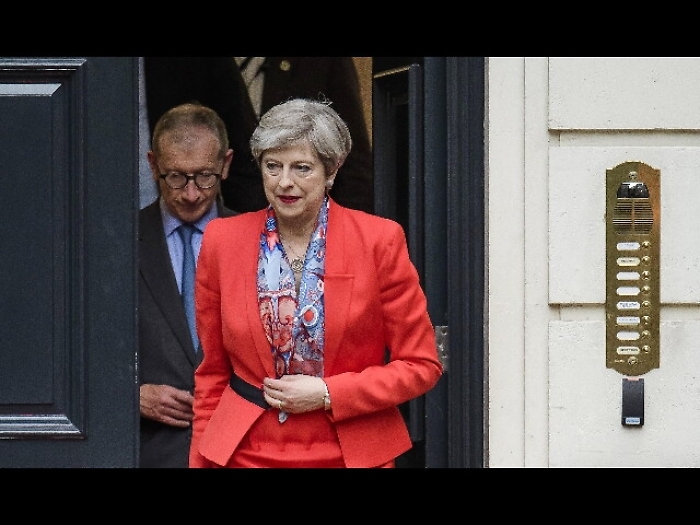 May dalla regina per nuovo governo