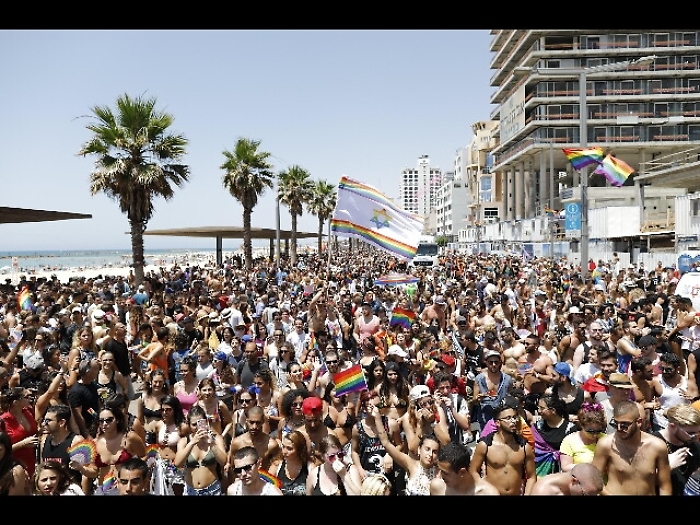 In 200mila alla Gay Parade a Tel Aviv