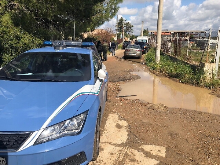 Spara all'anziana moglie e si uccide
