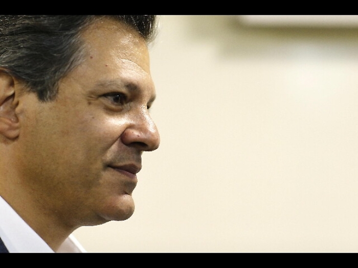 Brasile: Haddad prende distanze da Lula