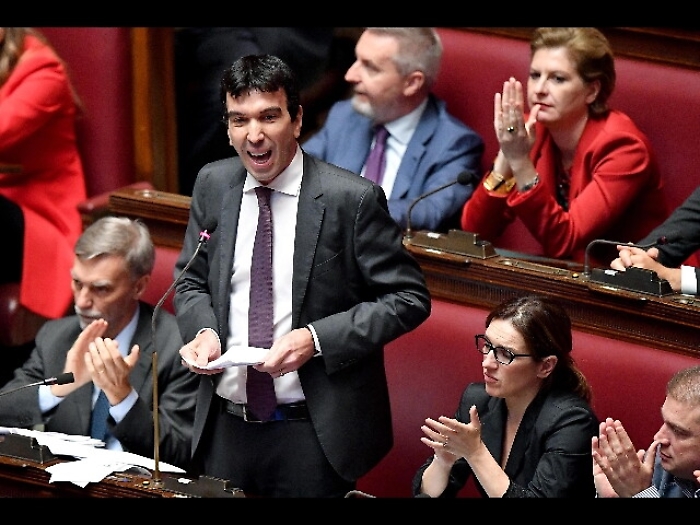 Migranti: Martina,oggi Italia pi&ugrave; debole