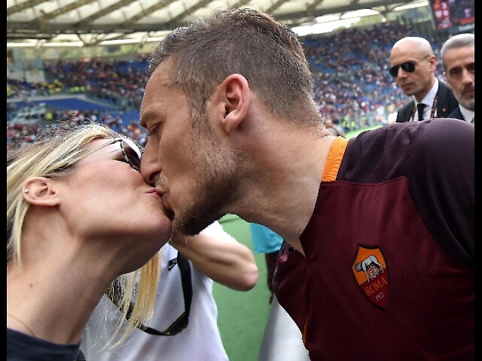 Totti e Ilary Blasi in vacanza a Capri