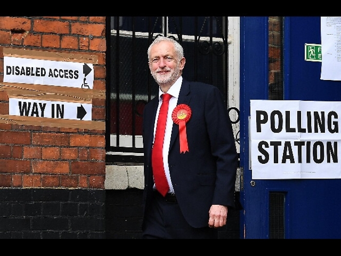 Ministro Esteri Labour, May si dimetta