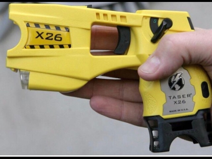 Agenti aggrediti e Sap invoca taser