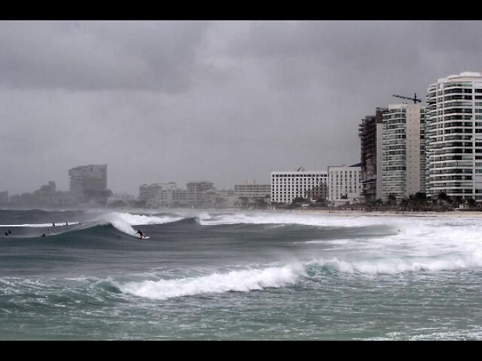 Uragano Willa verso le coste del Messico