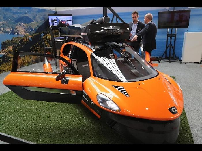 Cosra a taxi volanti, si lavora a regole