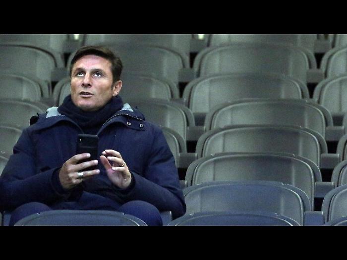 Zanetti riceve il premio 'Mecenate dello sport'