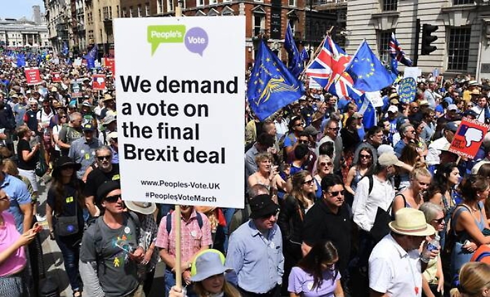 Centomila in piazza contro la Brexit, 'si voti di nuovo'