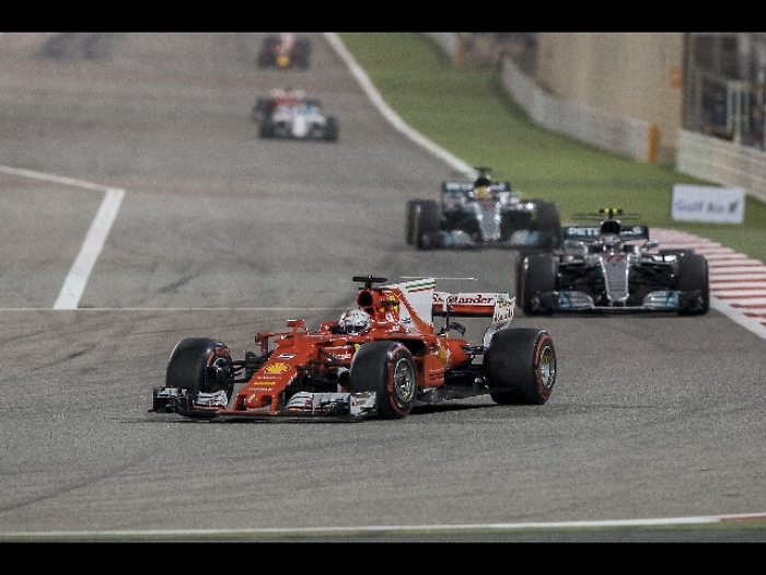 F1: test Bahrain, Hamilton il pi&ugrave; veloce