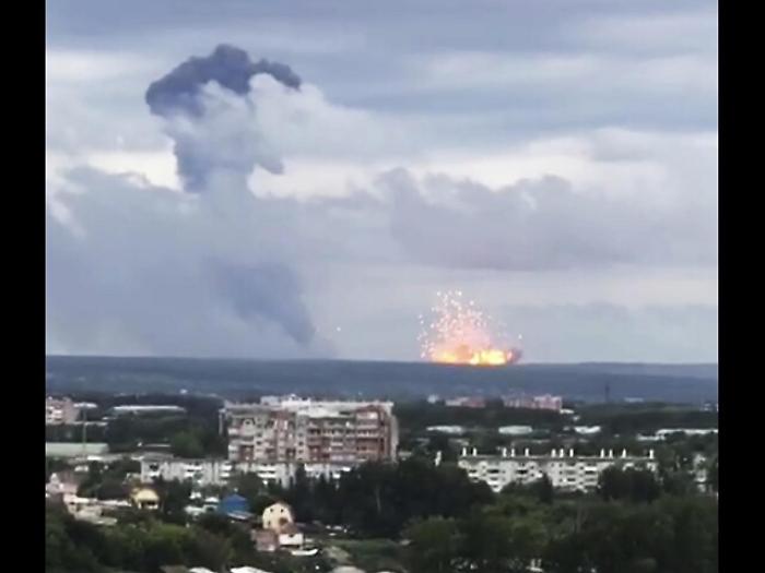 Russia: incendio in deposito, un morto