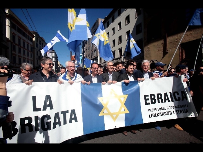 Primo s&igrave; medaglia oro a Brigata ebraica