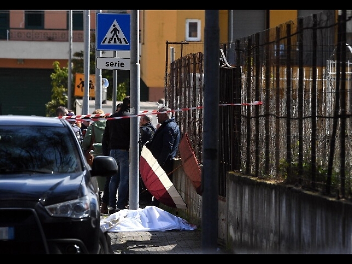Uccisa davanti scuola, marito suicida