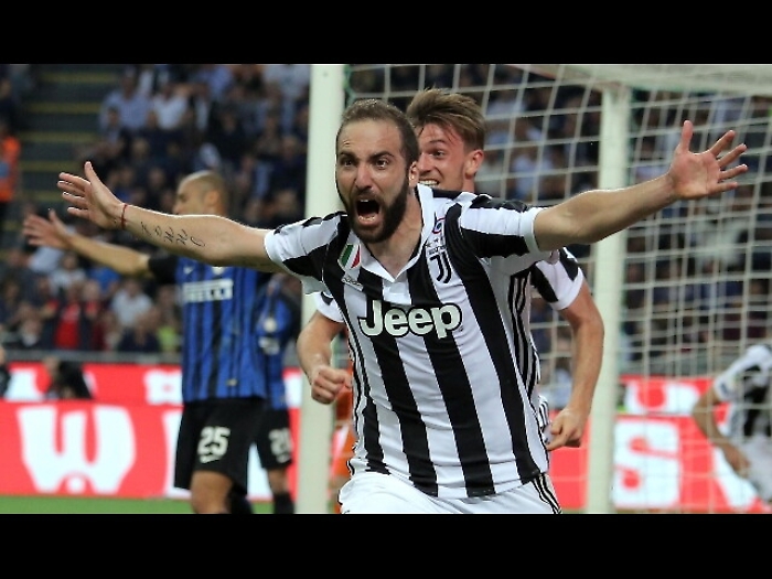 Allegri "il calcio leva, il calcio d&agrave;"