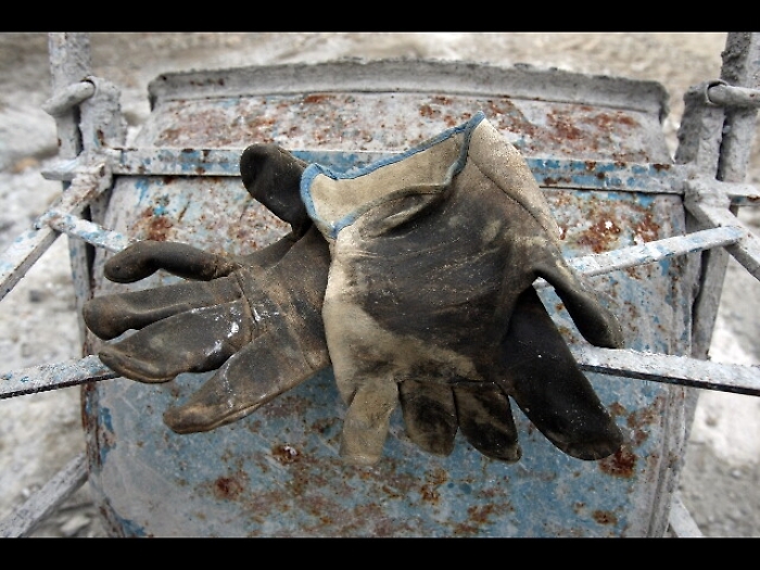 Blocco cemento su operaio, &egrave; grave