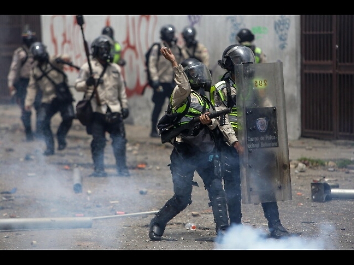 Due morti a cortei protesta in Venezuela