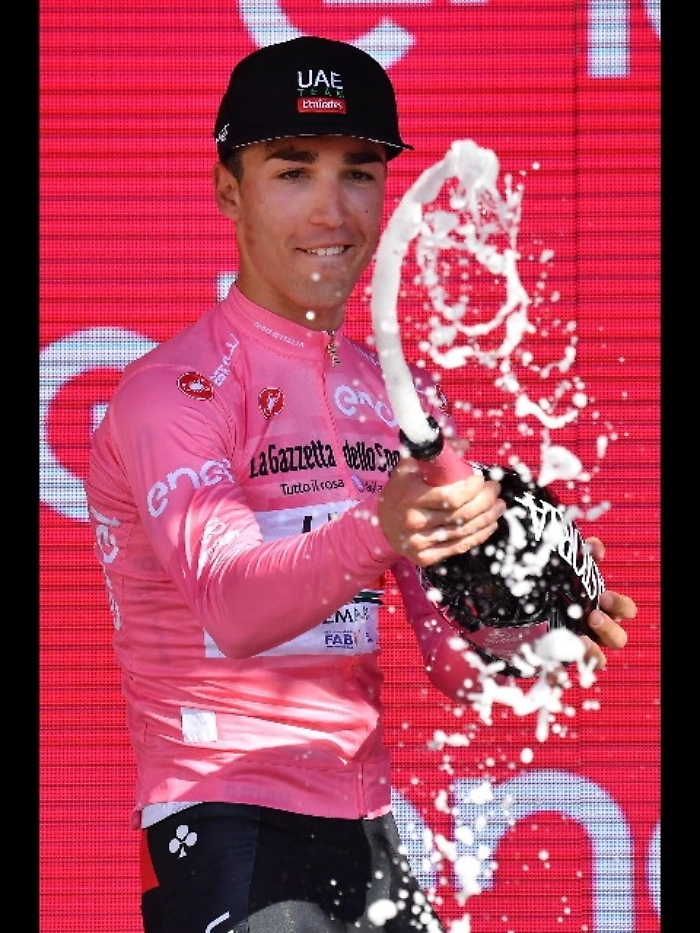 Ciclismo: Conti rinnova con la UAE