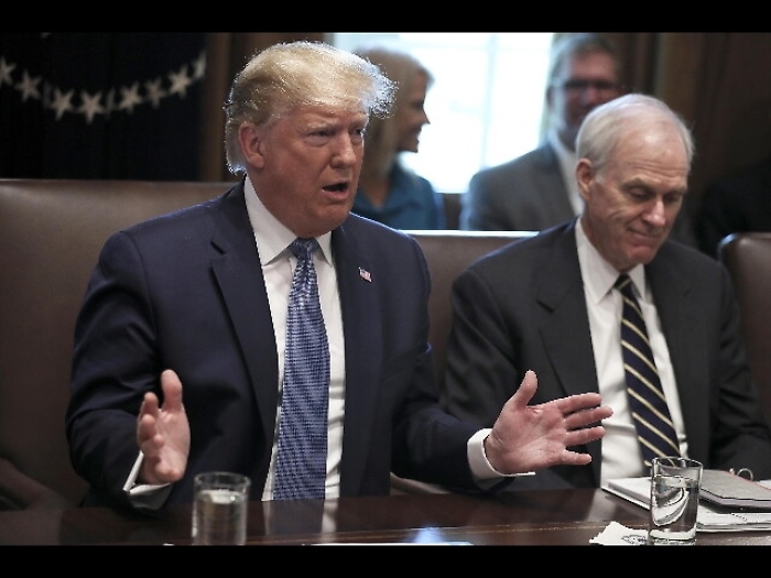 Segr. Marina contro Trump su Navy Seal