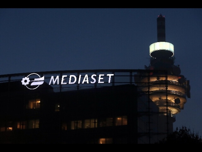Vivendi scenda in Mediaset o in Telecom