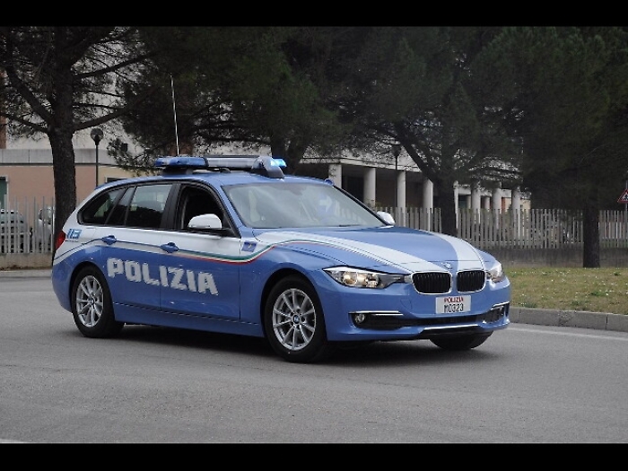 Ferito a posto blocco: agente indagato