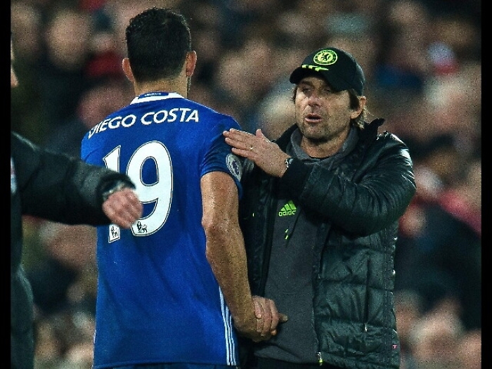 D. Costa, Conte mi ha scaricato via sms