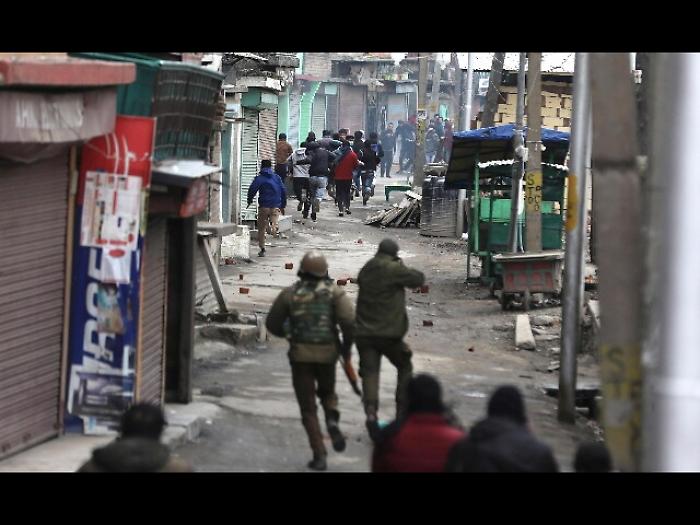 India, in Kashmir uccisi 350 militanti