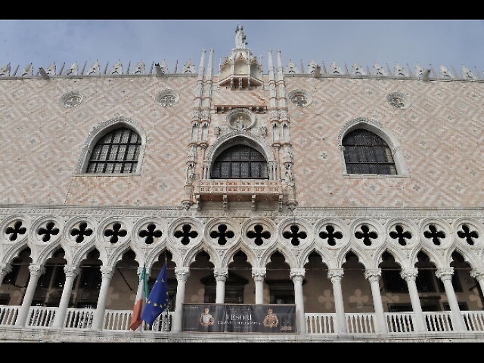 Furto gioielli:sopralluogo a Pal. Ducale