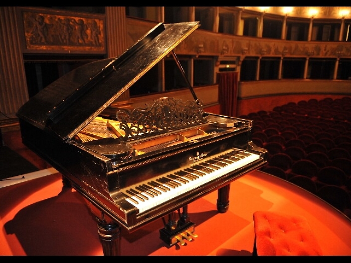 'LiricoStruiamo', l'arte in zona rossa