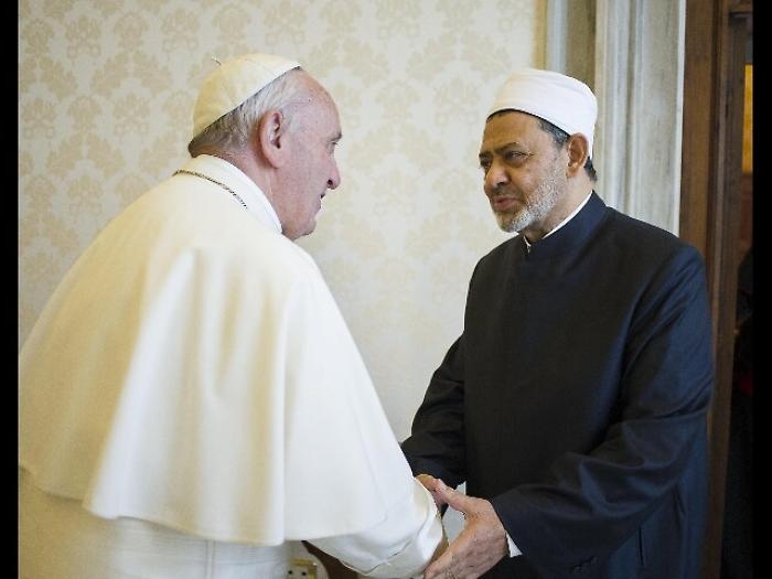 Papa: il 28 a Al-Azhar conferenza pace