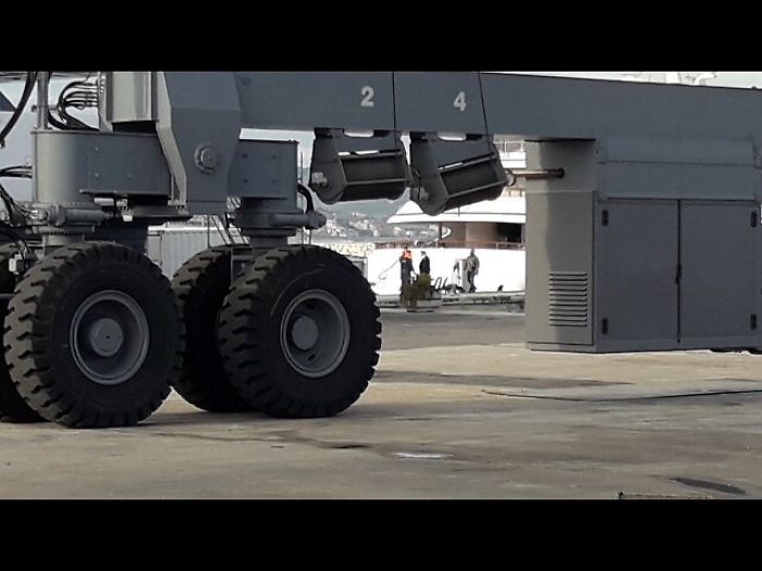 Cadavere in mare,ipotesi caduta da yacht