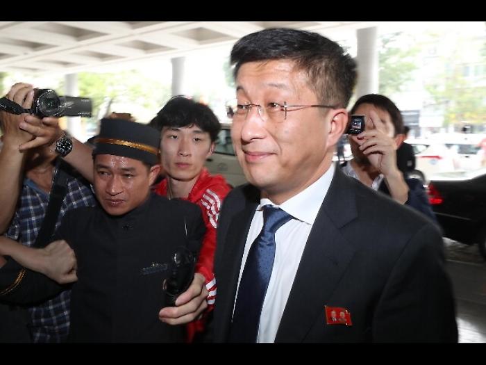 Corea Nord: &egrave; vivo ex inviato affari Usa