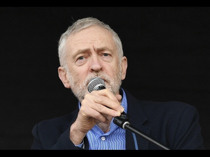 Corbyn, Labour favorevole a voto