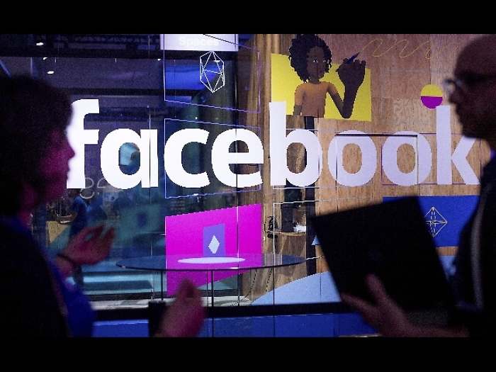 Facebook: affonda a Wall Street