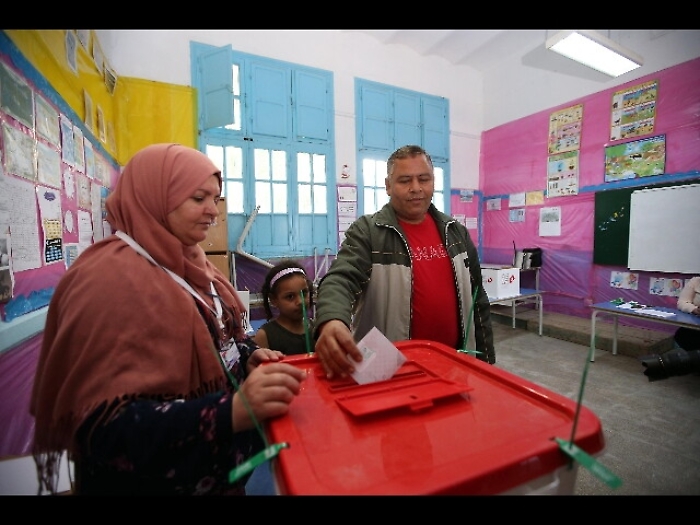 Tunisia: militari votano, prima volta