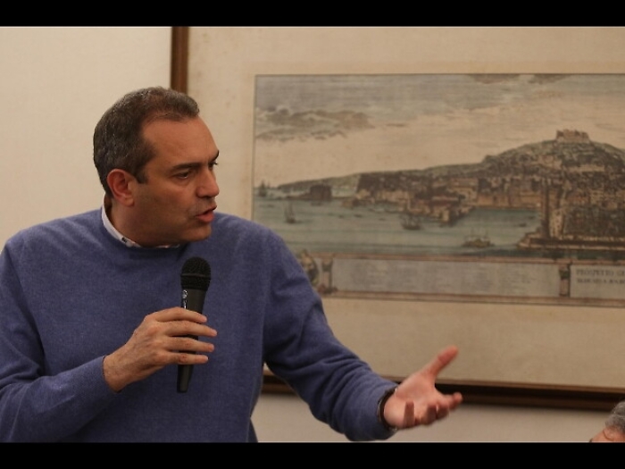 Diffami Napoli?Si rischia querela Comune