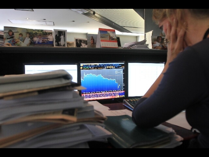 Borsa: Milano affossata da timori dazi