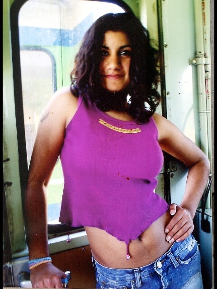 Hina: fratello toglie foto dalla lapide