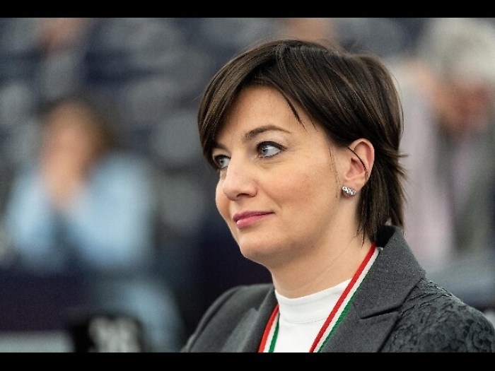 Indagini su societ&agrave; vicina a Lara Comi