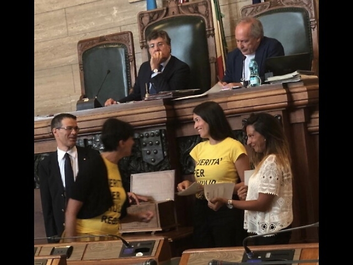 Magliette per Regeni in Comune Cagliari