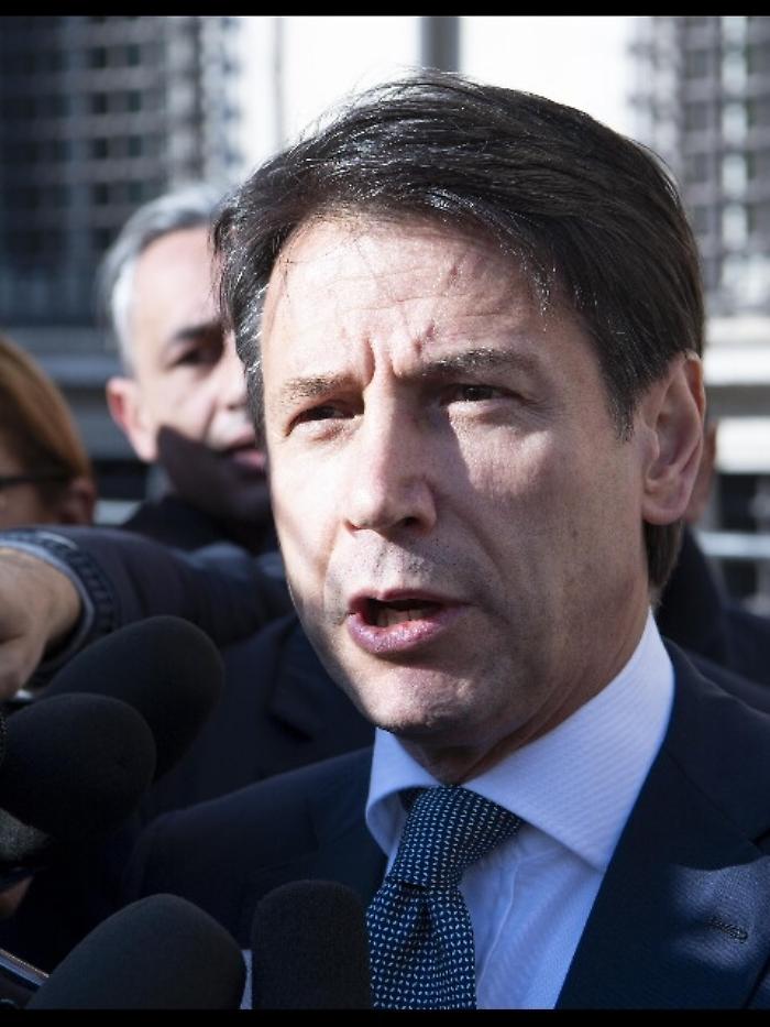 Conte, da governo guerra su rifiuti